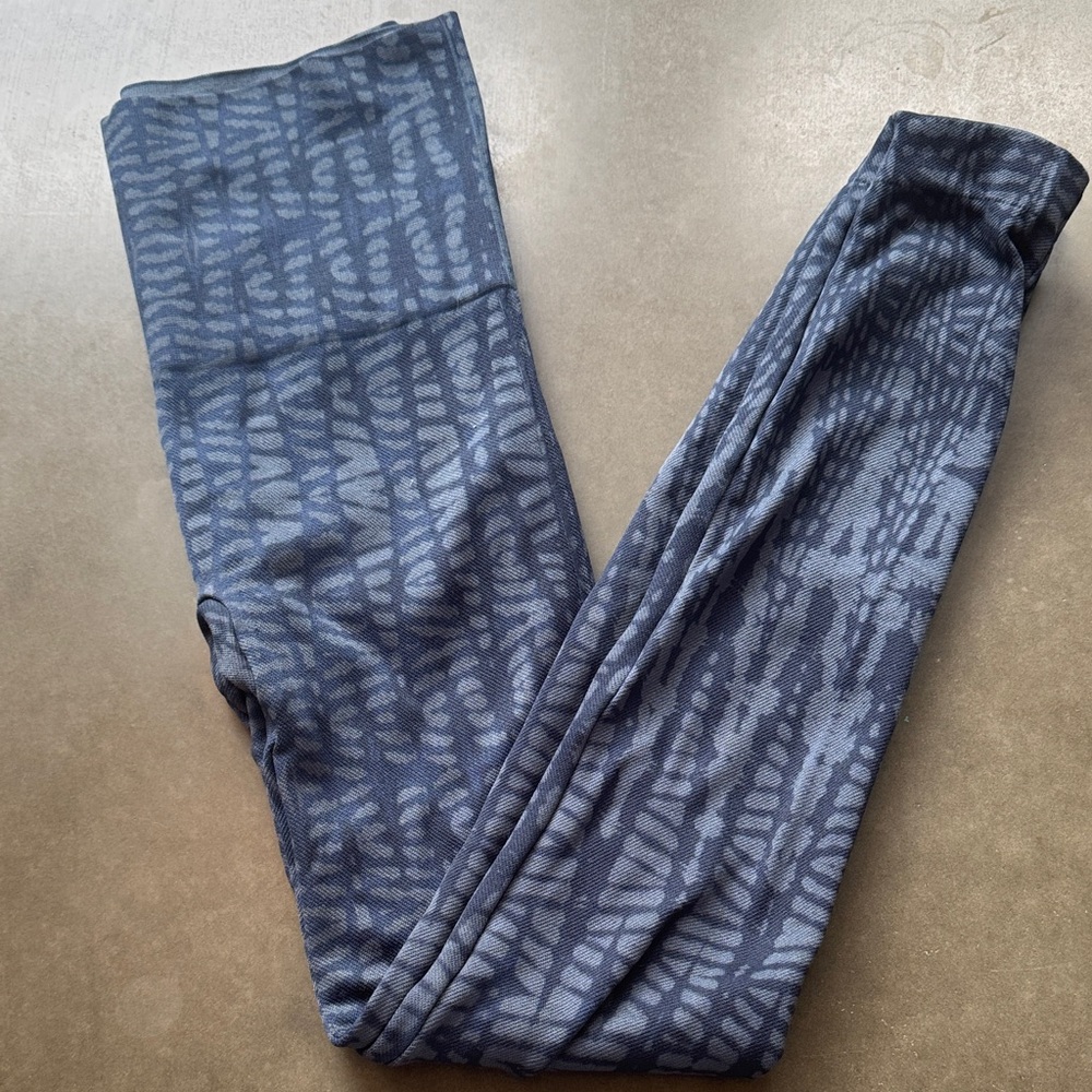 SPANX Blue Performance Leggings with Textured Design